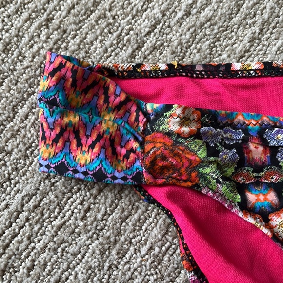 Jessica Simpson 2-piece swimsuit - Picture 2 of 5